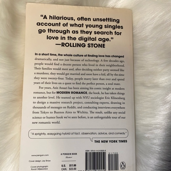 Aziz Ansari #1 NY Times Best Seller Modern Romance - Picture 2 of 5